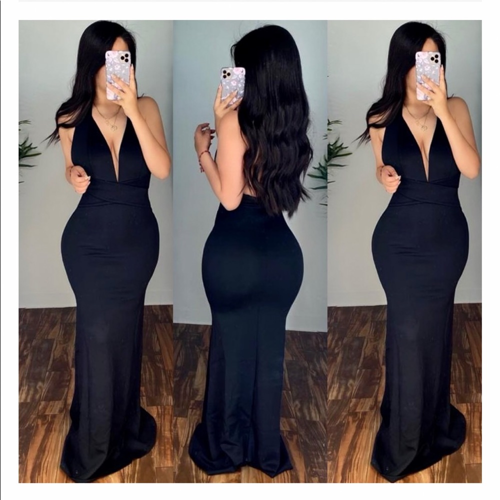 🔥GORGEOUS ORIENTE (BLACK) GOWN
Like New